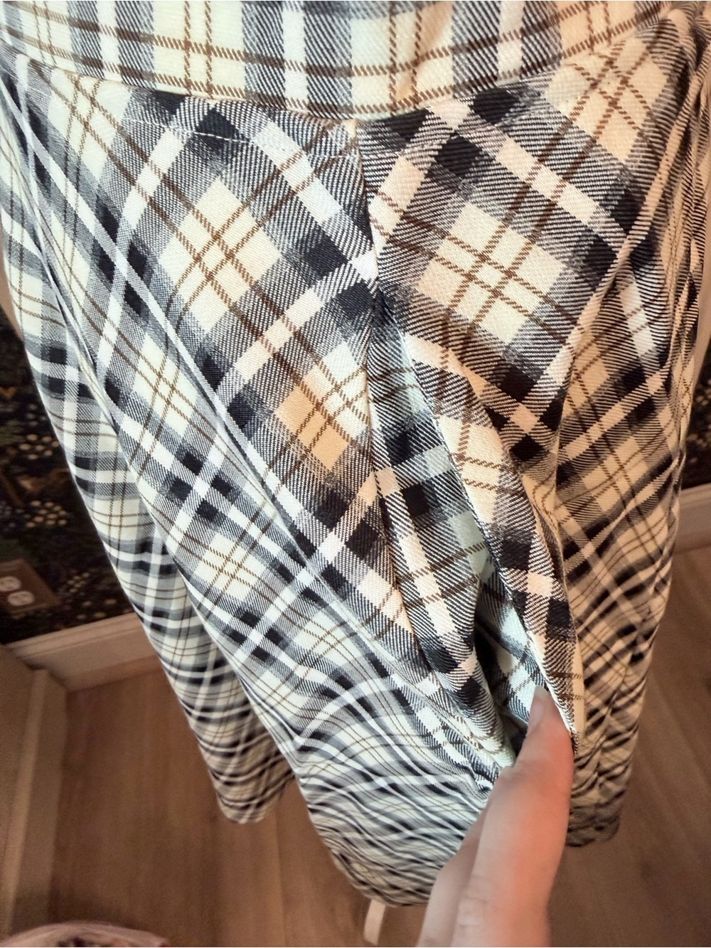 Black & White Plaid Midi Skirt - Picture 4 of 6